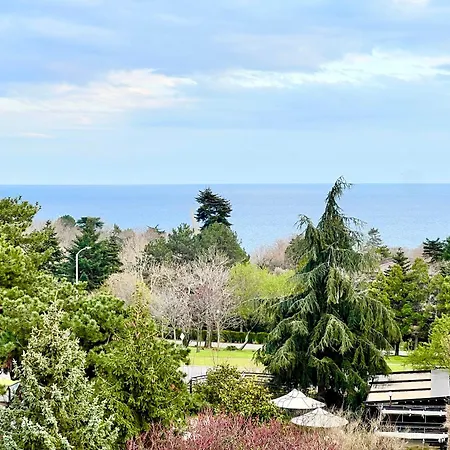 Calma Chayka Seafront Apartment Varna